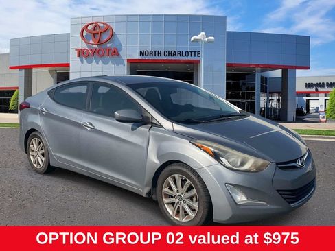 Used 2014 Hyundai Elantra SE w/ Option Group 02 FWD image 1