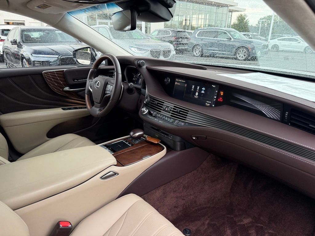 Used 2018 Lexus LS 500 AWD w/ Interior Upgrade Package image 17