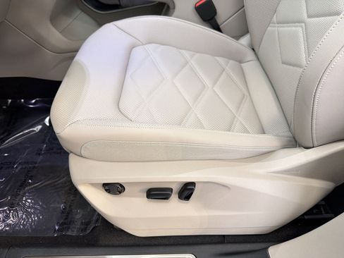 New 2026 Volkswagen Atlas SE image 14