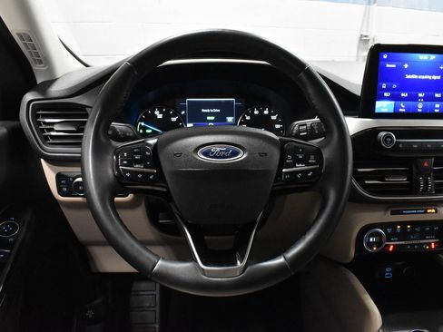 Used 2021 Ford Escape SEL w/ Class II Trailer Tow Package image 4