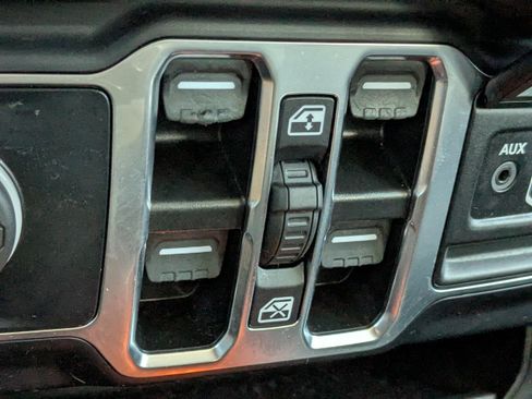 Used 2024 Jeep Wrangler Unlimited Sahara w/ Safety Group AWD/4WD image 23