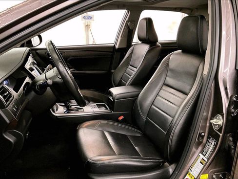 Used 2015 Toyota Camry XLE w/ Moonroof Package image 25