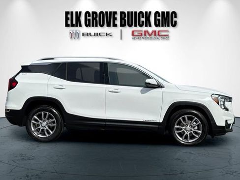 Used 2024 GMC Terrain SLT FWD image 3