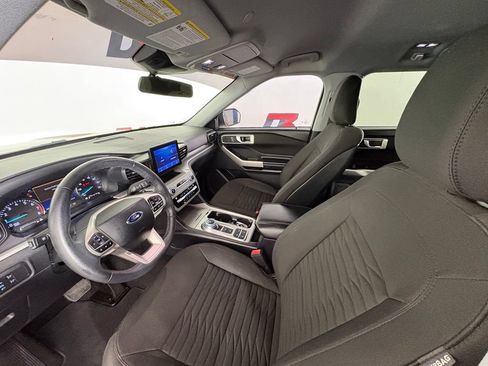 Used 2020 Ford Explorer XLT RWD image 14