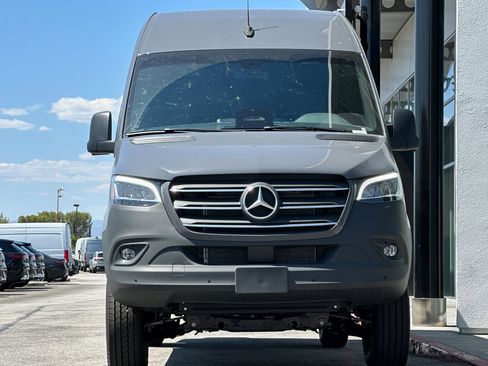 New 2025 Mercedes-Benz Sprinter 2500 image 8