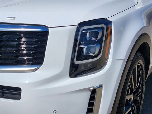 Used 2022 Kia Telluride SX w/ SX Prestige Package image 10
