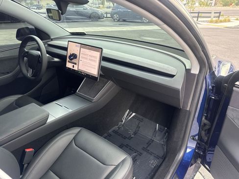 Used 2026 Tesla Model Y Long Range AWD/4WD image 23