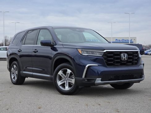 Used 2025 Honda Pilot EX-L image 2