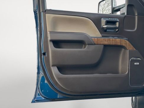 Used 2018 GMC Sierra 1500 SLT w/ SLT Premium Package image 19