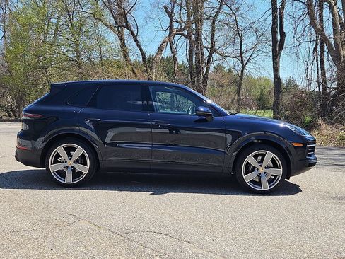 Certified 2023 Porsche Cayenne S Platinum AWD/4WD image 8