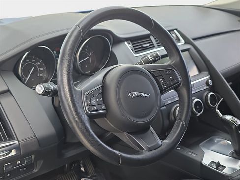 Used 2019 Jaguar E-PACE SE image 19