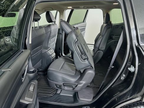 Used 2024 Subaru Ascent Limited image 32