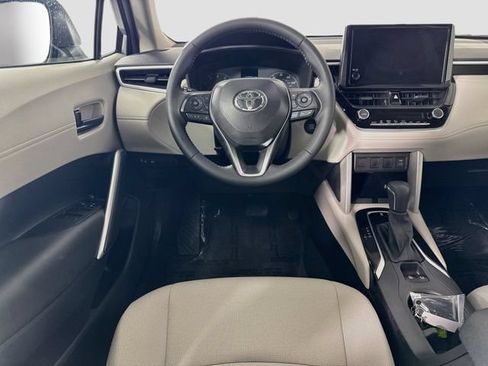 Certified 2025 Toyota Corolla Cross LE w/ Moonroof Package FWD image 23