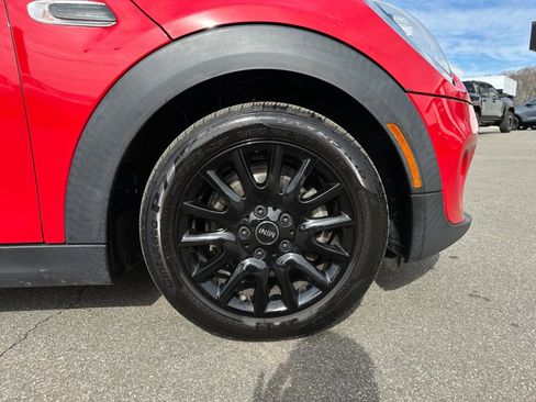 Used 2021 MINI Cooper 4-Door Hardtop w/ Storage Package image 29