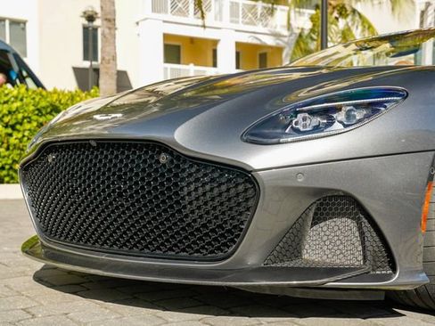 Used 2023 Aston Martin DBS Volante image 43