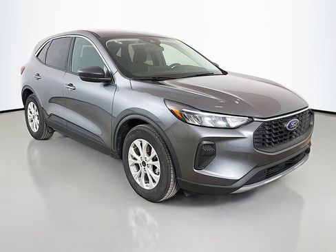 Used 2023 Ford Escape Active w/ Tech Pack #1 image 2