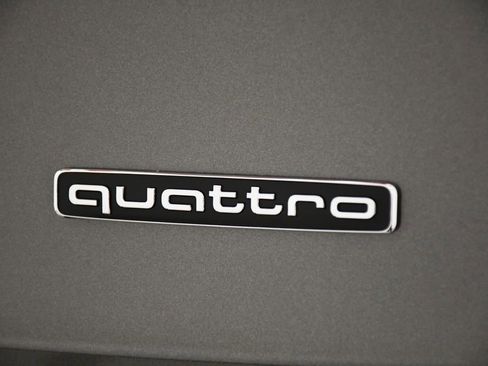 Used 2025 Audi Q3 2.0T Premium w/ Convenience Package image 10