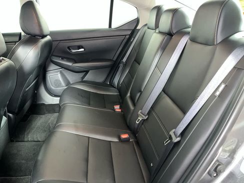Used 2023 Nissan Sentra SR w/ SR Premium Package FWD image 27