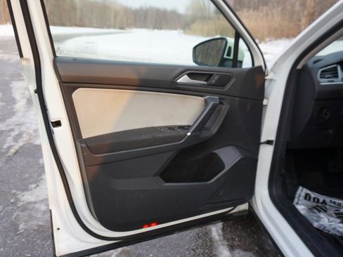 Used 2020 Volkswagen Tiguan S image 24