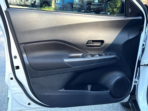 New 2025 Nissan Kicks Play S image 18
