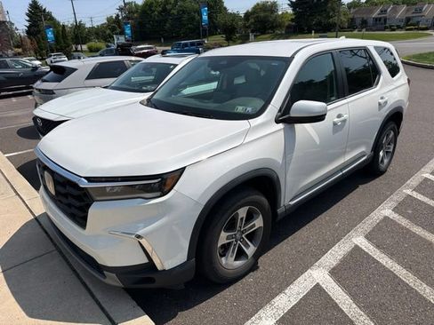 Used 2024 Honda Pilot EX-L image 3