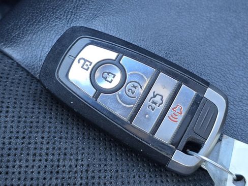 Used 2019 Ford Edge ST w/ Convenience Package image 33