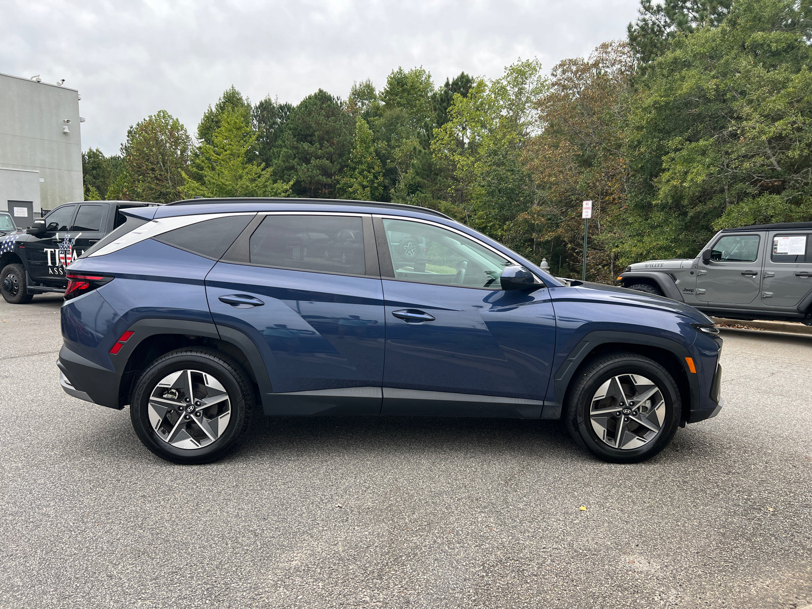 Used 2025 Hyundai Tucson SEL AWD/4WD image 7