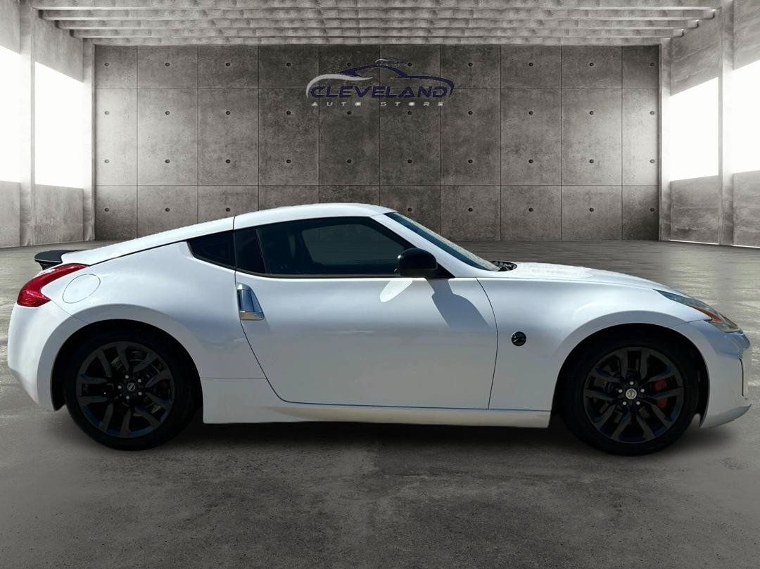 Used 2014 Nissan 370Z Touring w/ Sport Package RWD image 2