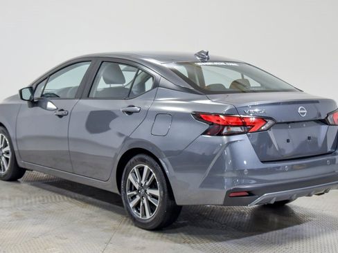 Used 2025 Nissan Versa SV image 3