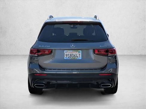 Used 2022 Mercedes-Benz GLB 250 4MATIC image 6