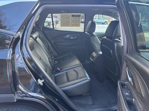 Used 2024 GMC Terrain SLT image 20