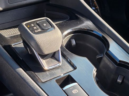 Used 2025 Nissan Rogue SV image 27