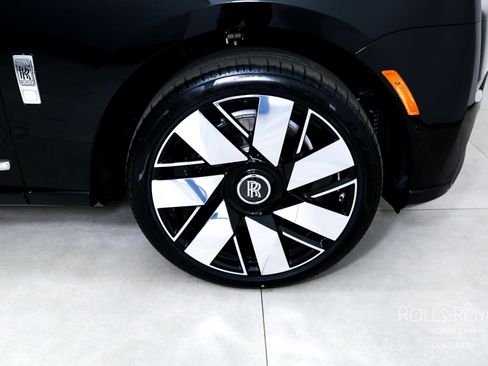 New 2026 Rolls-Royce Cullinan image 42