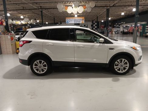 Used 2018 Ford Escape SEL w/ Ford Safe & Smart Package AWD/4WD image 10