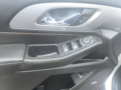 Used 2021 Chevrolet Traverse RS AWD/4WD image 12