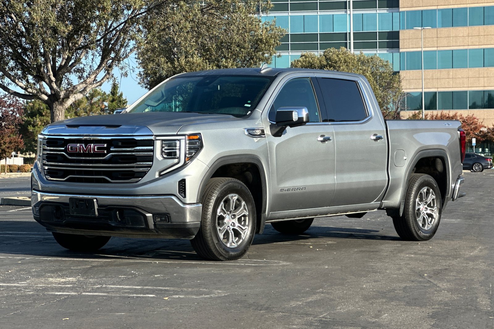 Used 2026 GMC Sierra 1500 SLT AWD/4WD image 8