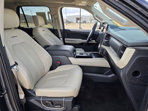 Certified 2023 Ford Expedition Platinum image 29