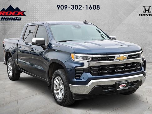 Used 2022 Chevrolet Silverado 1500 LT AWD/4WD image 3