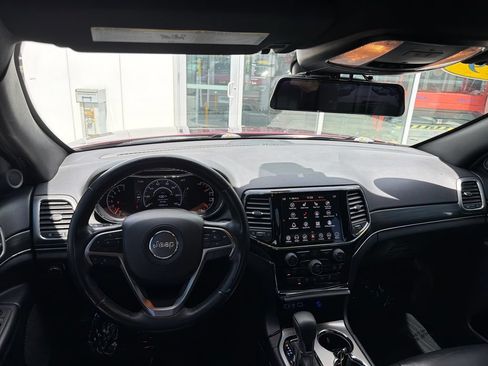 Used 2019 Jeep Grand Cherokee Limited AWD/4WD image 13