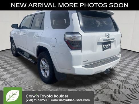 Used 2016 Toyota 4Runner SR5 AWD/4WD image 5