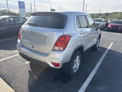 Used 2020 Chevrolet Trax LS w/ Tint and Cruise Package AWD/4WD image 4
