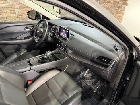 Certified 2025 Nissan Rogue SV w/ SV Premium Package FWD image 31