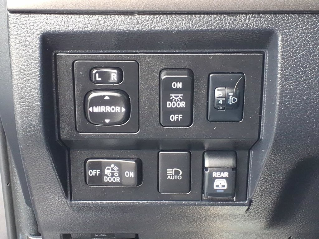 Used 2020 Toyota Tundra SR5 AWD/4WD image 5