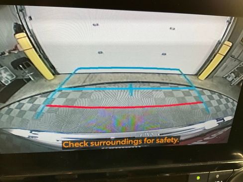 Used 2024 Toyota Highlander XLE image 16