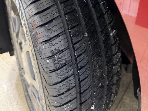 Used 2025 Kia Carnival SX image 18