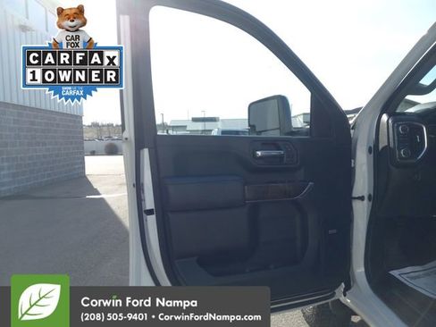 Used 2022 GMC Sierra 3500 Denali w/ Denali Ultimate Package image 10