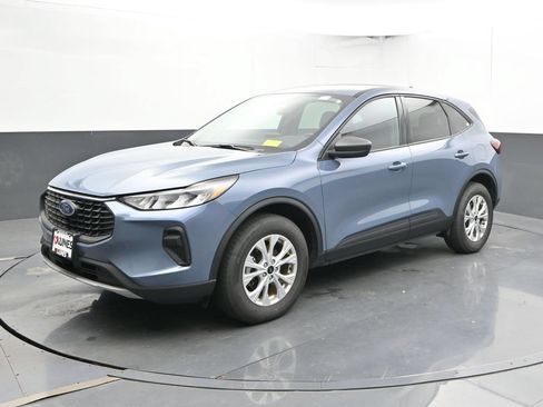 Used 2025 Ford Escape Active AWD/4WD image 8