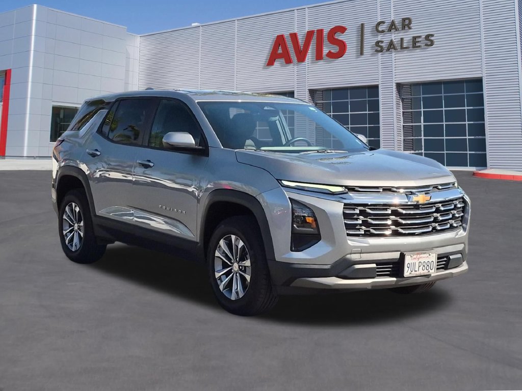 Used 2026 Chevrolet Equinox LT AWD/4WD image 3