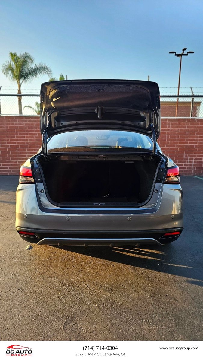 Used 2021 Nissan Versa SV FWD image 29