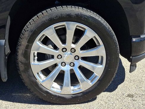 Used 2021 Chevrolet Silverado 1500 High Country w/ Technology Package image 9